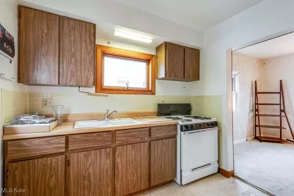 24681 Aurora RD, Bedford Heights, OH 44146