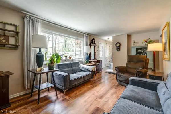 183 Timberlane DR, Northfield Center, OH 44067
