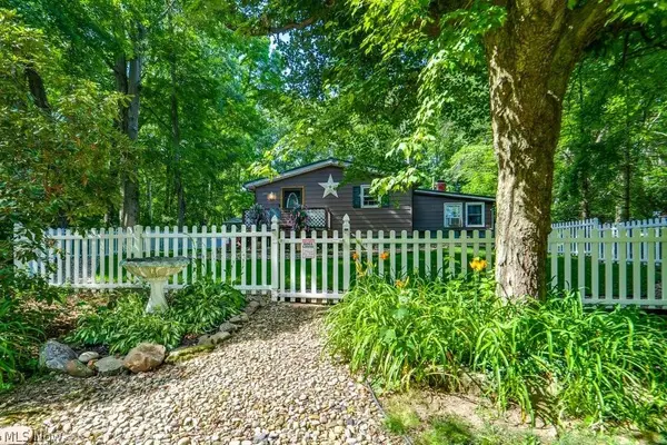 888 Mill RD, Ravenna, OH 44266