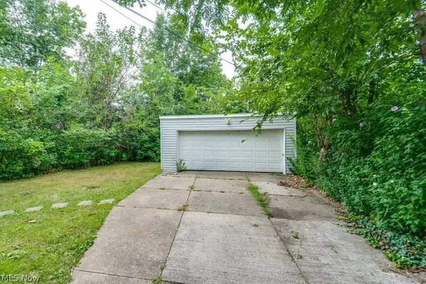 3860 E 155th ST, Cleveland, OH 44128