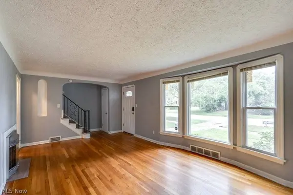 3860 E 155th ST, Cleveland, OH 44128