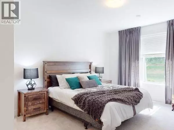 4048 SATURNA AVE, Powell River, BC V8A5T4