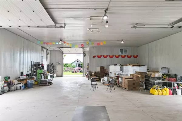 11 Tucker ST, Newbury, ON N0L 1Z0