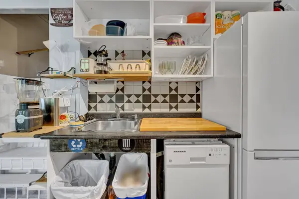 82 Kehl ST, Kitchener, ON N2M 3T9