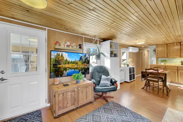 146 Thanet Lake RD, Wollaston, ON K0L 1W0