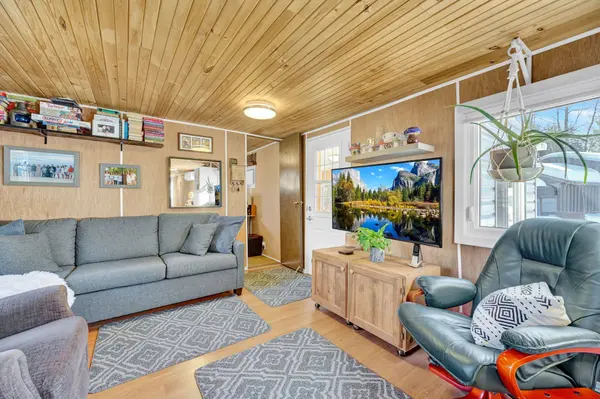 146 Thanet Lake RD, Wollaston, ON K0L 1W0