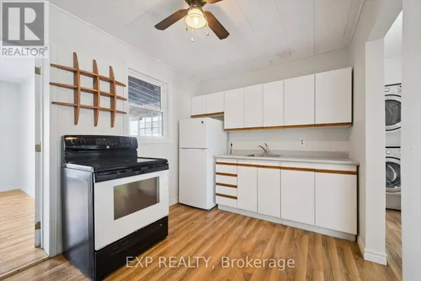 253 SYDNEY STREET S, Kitchener, ON N2G3V8