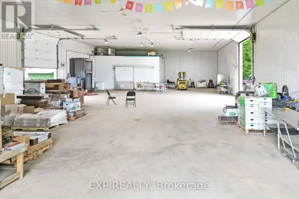 11 TUCKER STREET, Newbury, ON N0L1Z0