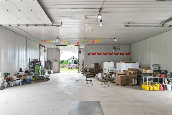 11 Tucker ST, Newbury, ON N0L 1Z0