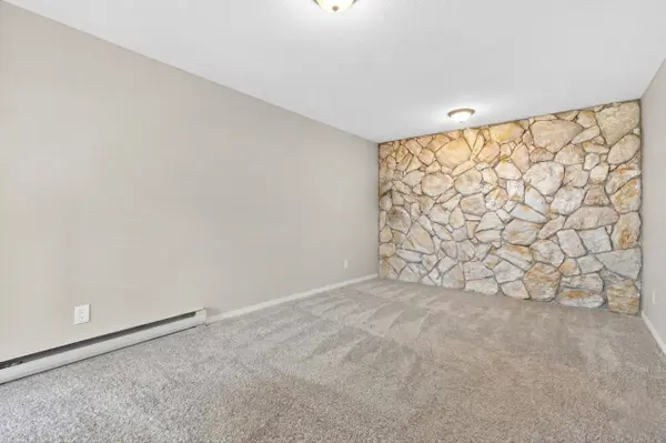 60 Elmsdale DR #36, Kitchener, ON N2E 2G4