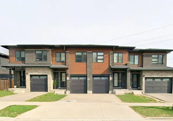 897 Robert Ferrie DR, Kitchener, ON N2R 0P2