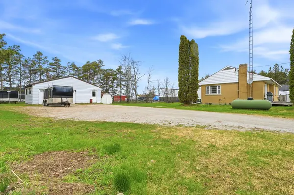 4142 Stewarts LN, Severn, ON L3V 6H3