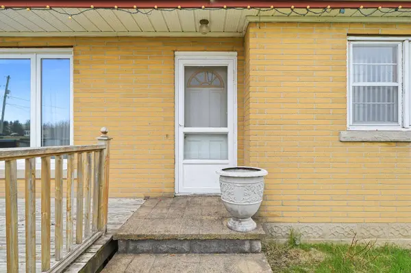 4142 Stewarts LN, Severn, ON L3V 6H3
