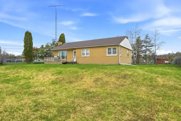 4142 Stewarts LN, Severn, ON L3V 6H3