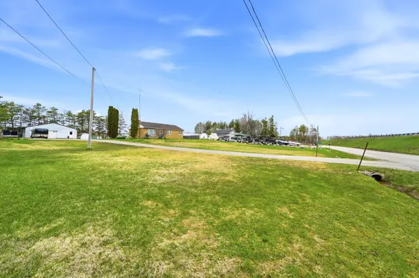4142 Stewarts LN, Severn, ON L3V 6H3