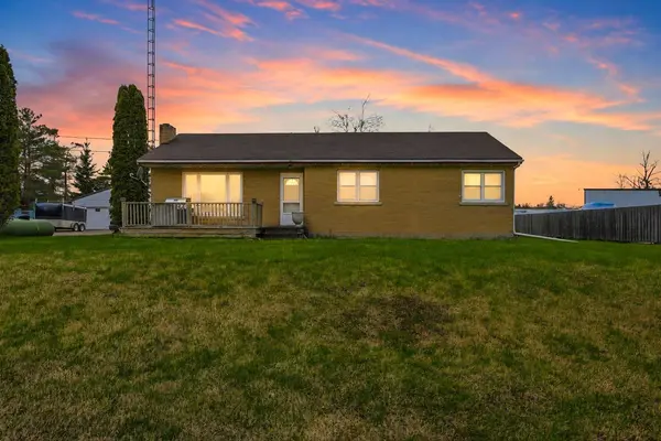 4142 Stewarts LN, Severn, ON L3V 6H3