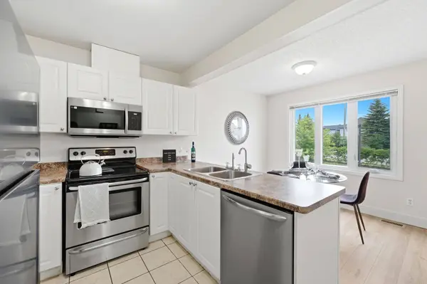 601 Columbia Forest BLVD #3, Waterloo, ON N2V 2K7