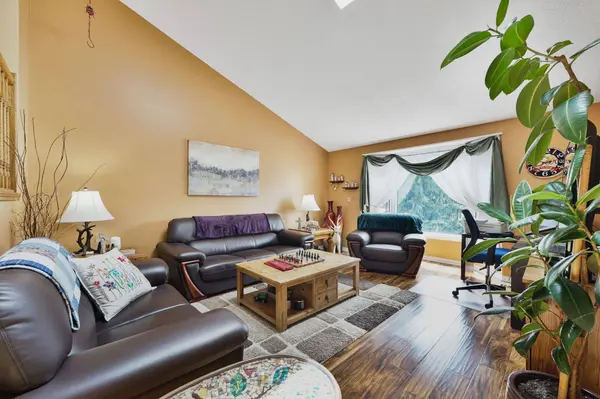155 John Davies DR, Woodstock, ON N4T 1N1