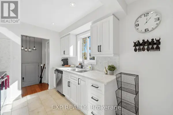 6348 ATHERLY CRESCENT, Mississauga, ON L5N2J2