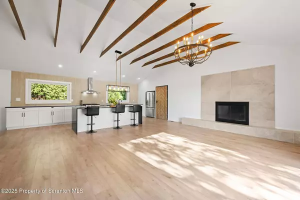 111 Leslie LN, Pittston, PA 18640