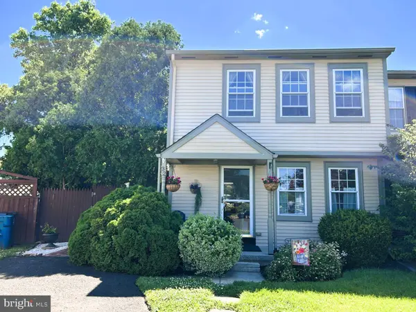 32 STEEPLECHASE CIR, Horsham, PA 19044