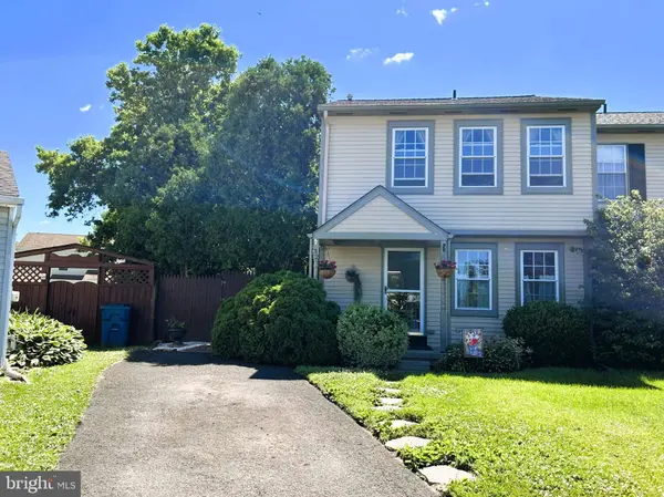 32 STEEPLECHASE CIR, Horsham, PA 19044
