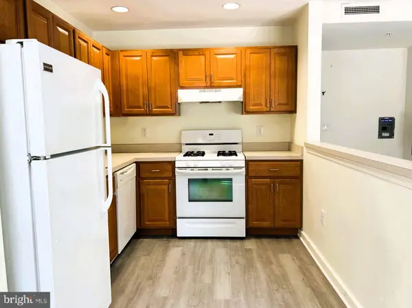 1600 CHURCH RD #B-205, Wyncote, PA 19095