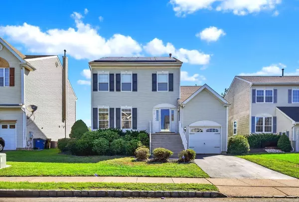 116 Arrowhead Dr, Burlington, NJ 08016-3950