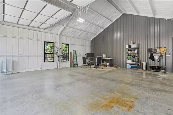 Greenville, TX 75402-5253,647 County Road 3318