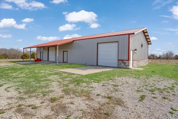 8636 Morgan Rd, Blue Ridge, TX 75424-4589