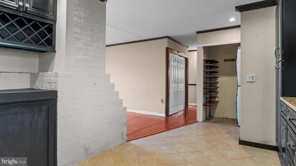 27 GOOD LN, Levittown, PA 19055