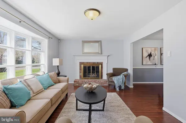 221 VALLEY DR, Yardley, PA 19067