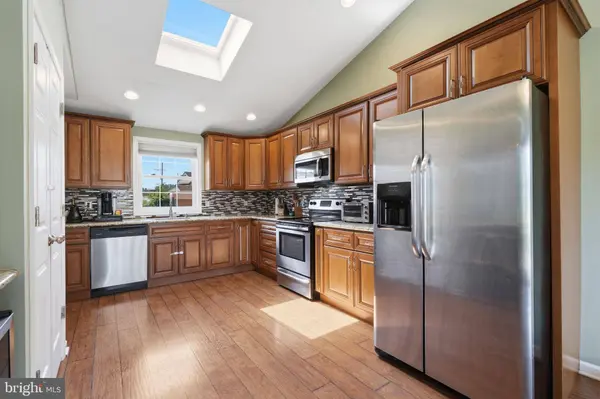 59 IROQUOIS RD, Levittown, PA 19057