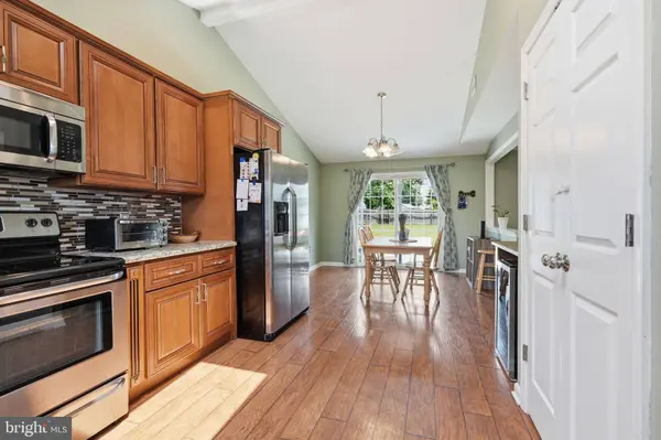 59 IROQUOIS RD, Levittown, PA 19057