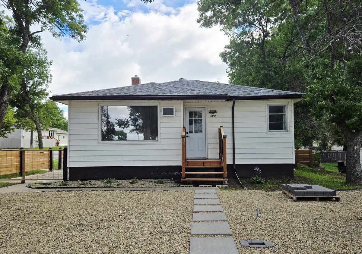 399 9th Ave NW, Swift Current, SK S9H 1A8