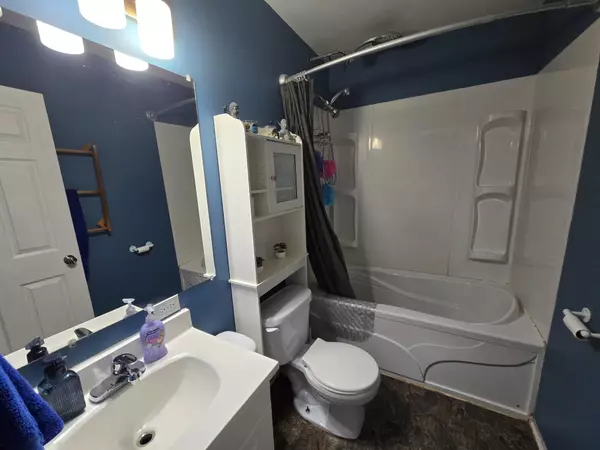 Swift Current, SK S9H 2L3,275 5th Ave NE