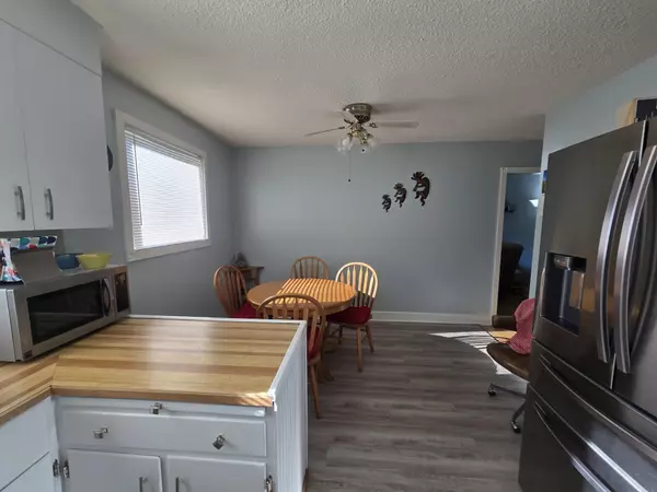 Swift Current, SK S9H 2T6,857 10th Ave NE