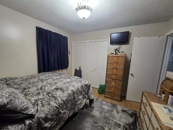 Swift Current, SK S9H 2T6,857 10th Ave NE