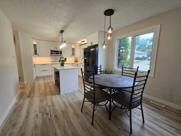 214 Pelletier Dr, Swift Current, SK S9H 4K4