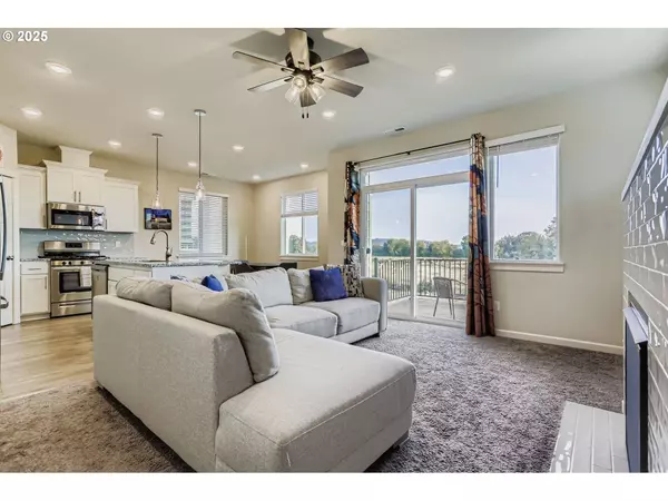 1294 19TH AVE, Forest Grove, OR 97116