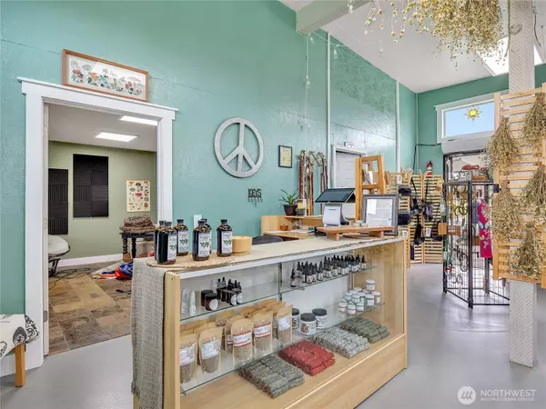 2546 State Route 101, Ilwaco, WA 98624