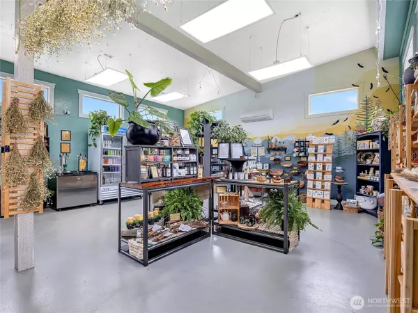 2546 State Route 101, Ilwaco, WA 98624