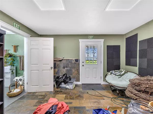 2546 State Route 101, Ilwaco, WA 98624