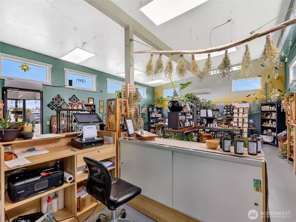 2546 State Route 101, Ilwaco, WA 98624