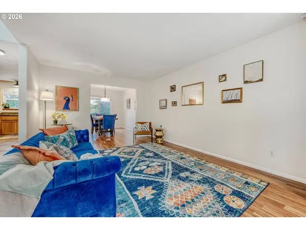 15975 SE MARY ANN LN, Milwaukie, OR 97267