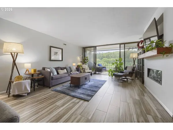790 SE WEBBER ST #213, Portland, OR 97202