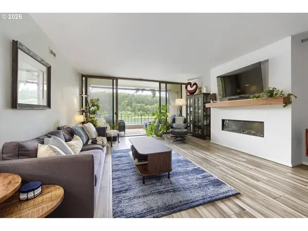 790 SE WEBBER ST #213, Portland, OR 97202