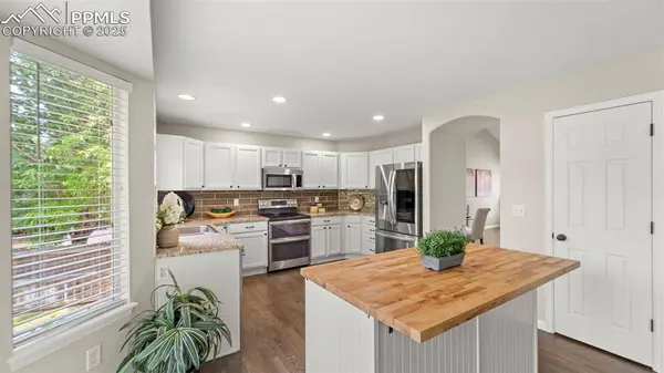 1232 Berganot TRL, Castle Pines, CO 80108