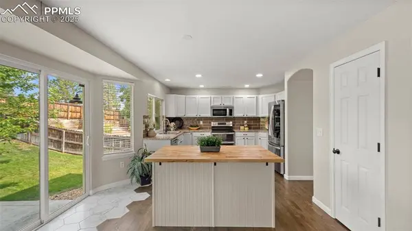 1232 Berganot TRL, Castle Pines, CO 80108
