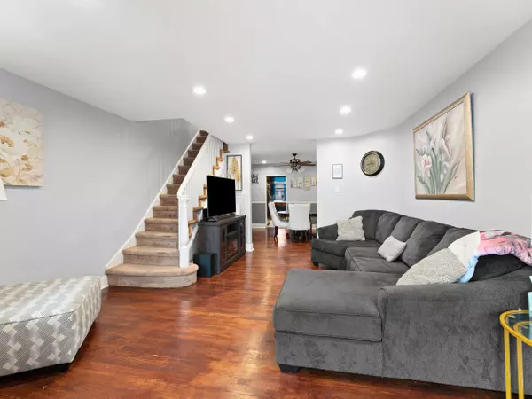 6114 alma street philadelphia pa 19149,